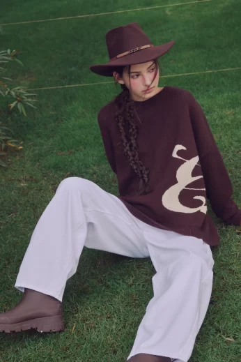 Bear Oversize sweater เสื้อสเวตเตอร์ไหมพรมทรงโอเวอร์ไซส์ ทอลายโลโก้