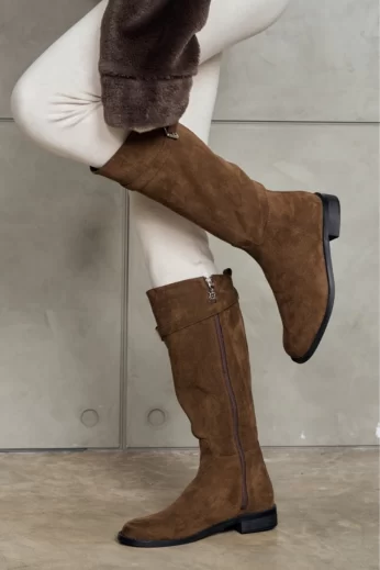 James Boots รองเท้าบูทยาวหนังกลับ
